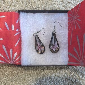 !! 5/ $10 !! Boutique floral earrings